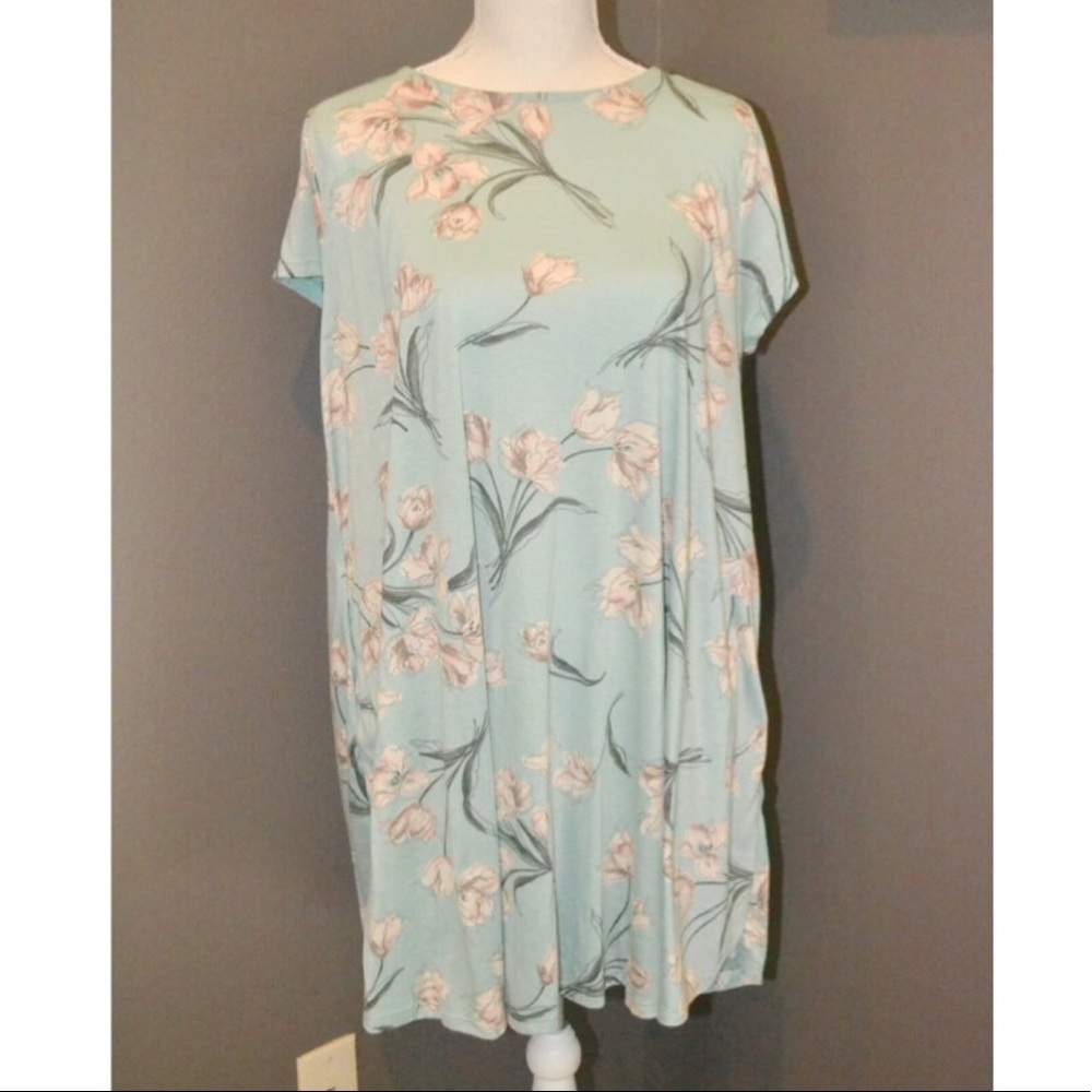 MTS T-shirt dress light blue floral large